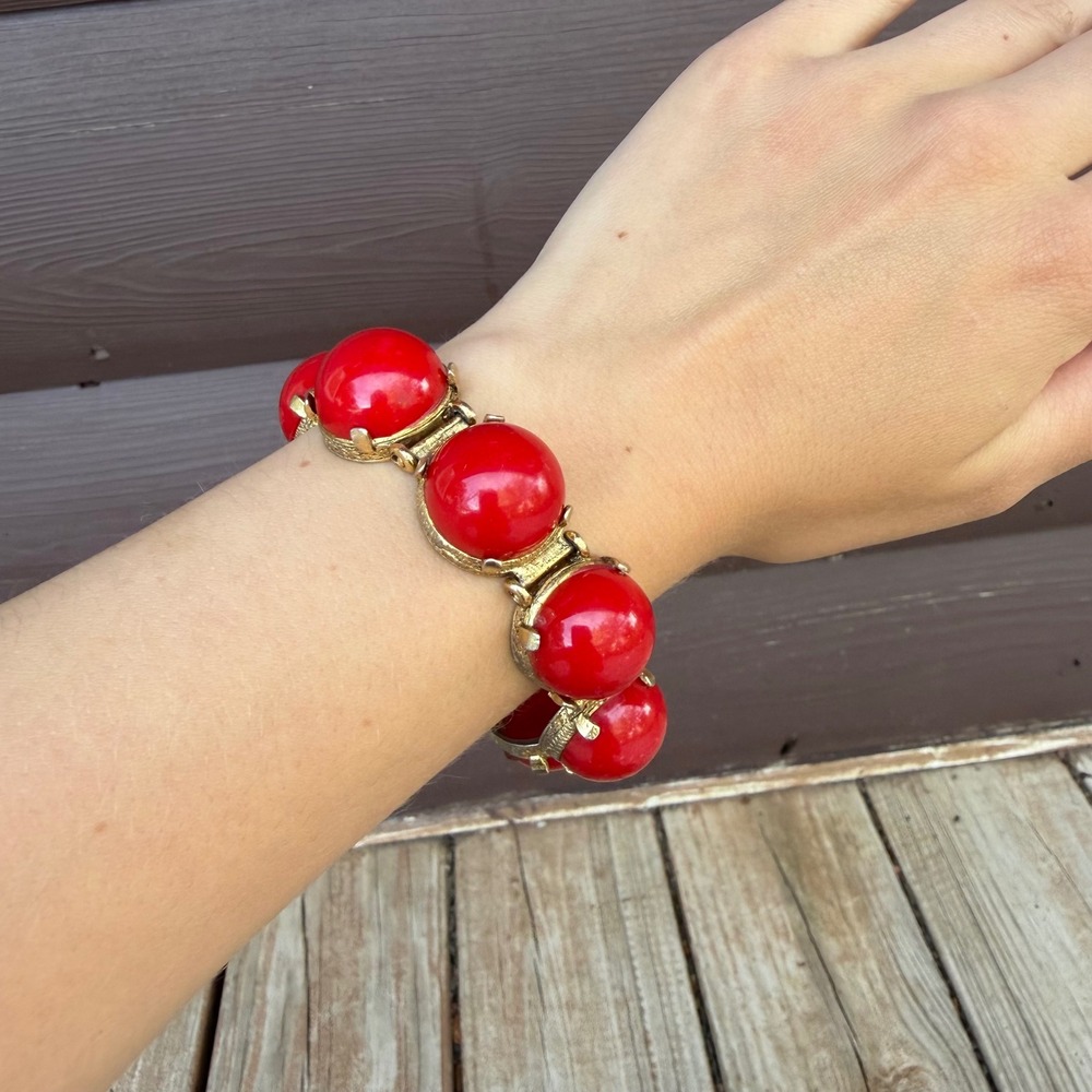 Vtg 60s Red Thermoset Cabochon Link MCM Chunky Gold Tone Textured Bracelet
